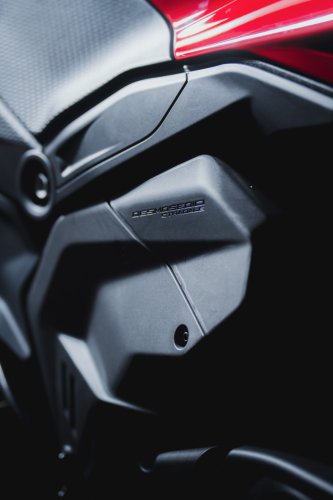 Big Bike Superbike Tanpa Kompromi: Ducati Panigale V4 R Resmi Hadir di Indonesia