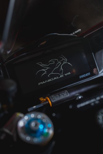 Big Bike Superbike Tanpa Kompromi: Ducati Panigale V4 R Resmi Hadir di Indonesia