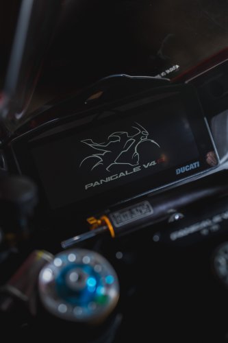 Big Bike Superbike Tanpa Kompromi: Ducati Panigale V4 R Resmi Hadir di Indonesia