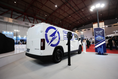 Kendaraan Komersial Foton Perkenalkan Double Cabin Listrik eTUNLAND: Harga Rp 780 Juta