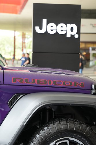 New Model Jeep Wrangler Dan Gladiator 2026 Meluncur: Warna Reign Jadi Sorotan