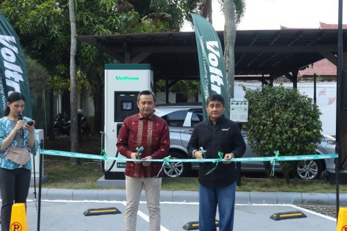 Charging Station 30 Menit Beres: Charger Ultra Fast 120 kW dari Voltron Hadir di Bali