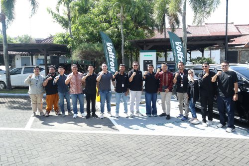 Charging Station 30 Menit Beres: Charger Ultra Fast 120 kW dari Voltron Hadir di Bali