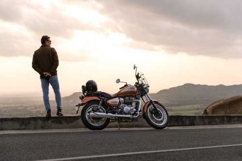 Motor Cruiser Royal Enfield Meteor 350 Langka Resmi Hadir di Tanah Air: Cuma 36 Unit