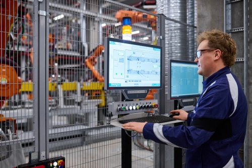 BMW, BMW i3, Digitalisasi pabrik Dari Engine Plant ke iFACTORY BMW: Produksi i3 Neue Klasse Berbasis Data