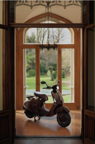 Motor Edisi Terbatas Vespa 946 Horse Hadir di Indonesia, Angkat Filosofi Tahun Kuda