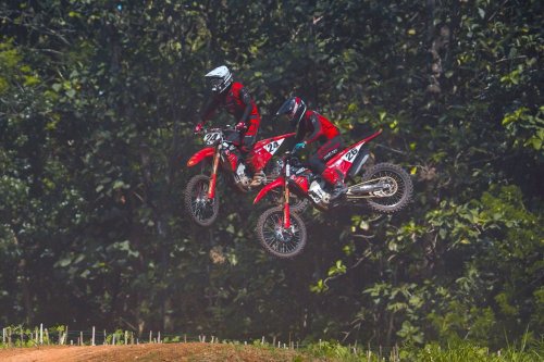 Ducati, Kejurnas Motocross Drama di Race 2, Ducati MX Team Indonesia Tetap Panen Poin Penting