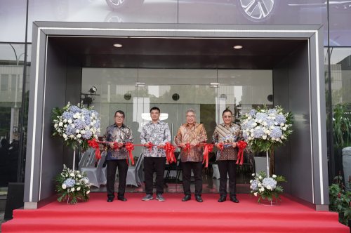 Geely, Dealer Opening Geely Resmikan Dua Dealer Baru di Jakarta dan Tangerang