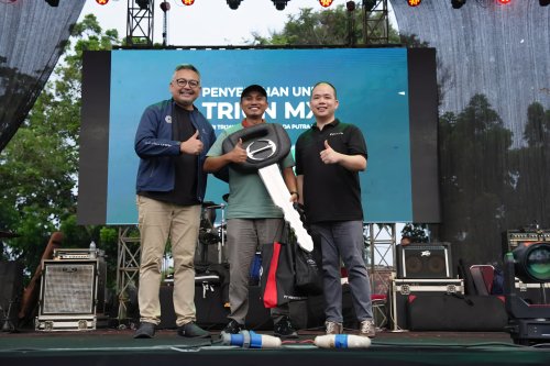 Commercial Vehicle Hino Serahkan Bus Anniversary PO Sima Perkasya di Jamnas Bismania 2026