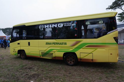 Commercial Vehicle Hino Serahkan Bus Anniversary PO Sima Perkasya di Jamnas Bismania 2026