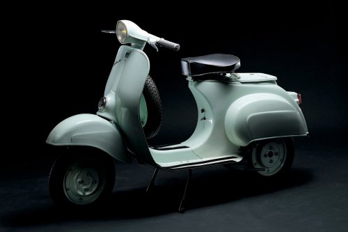 Brand History Vespa dari Masa ke Masa: Tetap Ikonik Meski Zaman Terus Berubah
