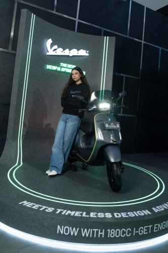 Brand History Vespa dari Masa ke Masa: Tetap Ikonik Meski Zaman Terus Berubah