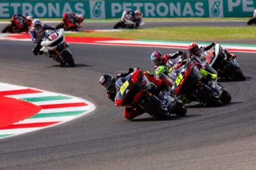 Harley-Davidson Bagger World Cup Baru Debut, Andrea Iannone Langsung Juara di Race 2 Mugello