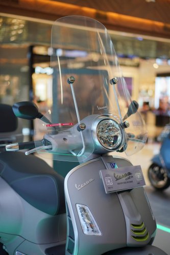 Motor Baru Vespa GTS Super Tech 250 HPE, Harga Turun Tanpa Hilang Status Flagship