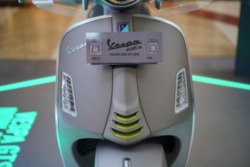 Motor Baru Vespa GTS Super Tech 250 HPE, Harga Turun Tanpa Hilang Status Flagship