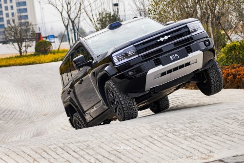 Pengujian Mobil Listrik Drifting hingga Off-Road 42 Derajat – BEGINI UJI MOBIL LISTRIK ALA BYD