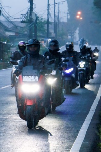Tips Motor Tips Aman Naik Motor Saat Hujan Ala Yamaha – HINDARI AQUAPLANING