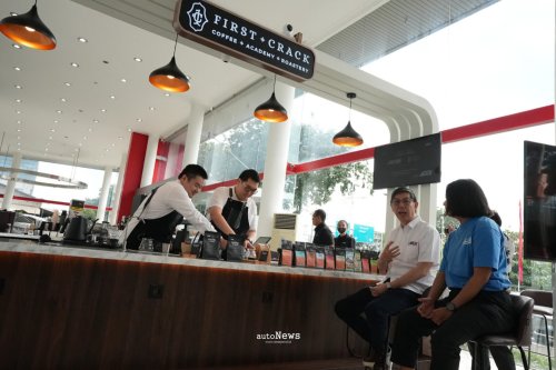 Pembukaan Dealer Auto2000 – PERLUAS KONSEP DEALER 5B LEWAT CAFE X FIRST CRACK