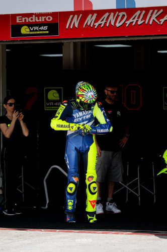 Legenda MotoGP Valentino Rossi Jajal Mandalika – PANTAU PELUMAS PERTAMINA ENDURO