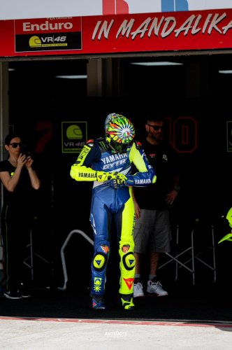 Legenda MotoGP Valentino Rossi Jajal Mandalika – PANTAU PELUMAS PERTAMINA ENDURO