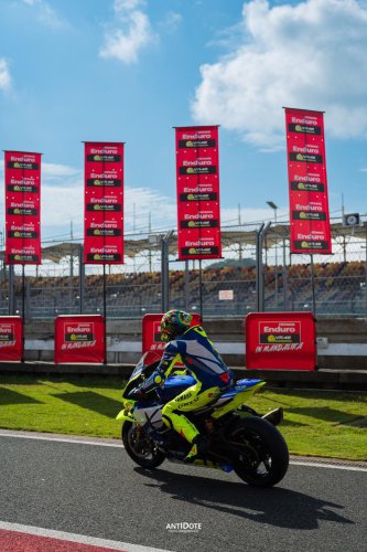 Legenda MotoGP Valentino Rossi Jajal Mandalika – PANTAU PELUMAS PERTAMINA ENDURO
