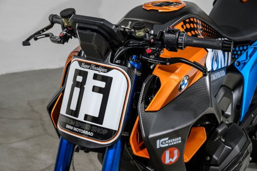 Garage Goal Motor Balap | BMW R 1300 R Superhooligan – RETRO &amp; BRUTAL