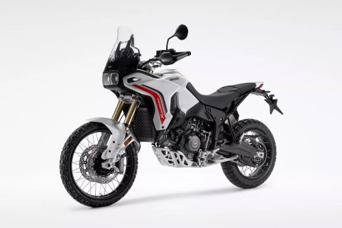 Adventure Bike Ducati DesertX 2026 Resmi Meluncur – MESIN V2 BARU, MAKIN SIAP OFF-ROAD
