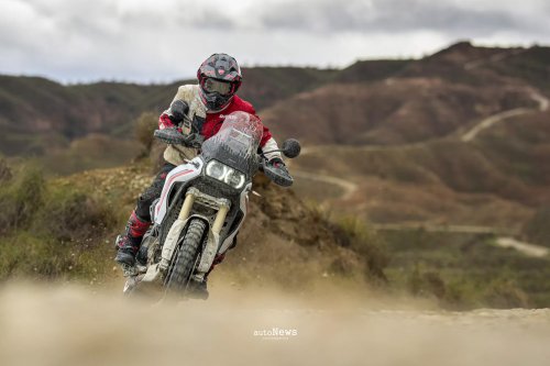 Adventure Bike Ducati DesertX 2026 Resmi Meluncur – MESIN V2 BARU, MAKIN SIAP OFF-ROAD