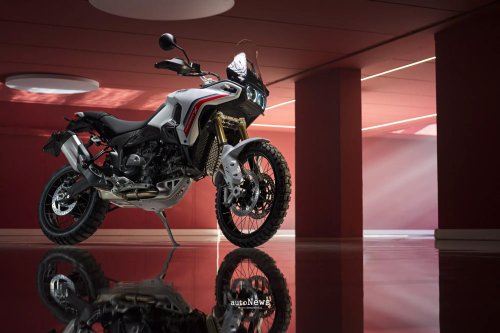 Adventure Bike Ducati DesertX 2026 Resmi Meluncur – MESIN V2 BARU, MAKIN SIAP OFF-ROAD