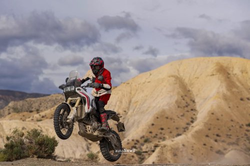 Adventure Bike Ducati DesertX 2026 Resmi Meluncur – MESIN V2 BARU, MAKIN SIAP OFF-ROAD