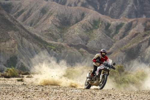 Adventure Bike Ducati DesertX 2026 Resmi Meluncur – MESIN V2 BARU, MAKIN SIAP OFF-ROAD