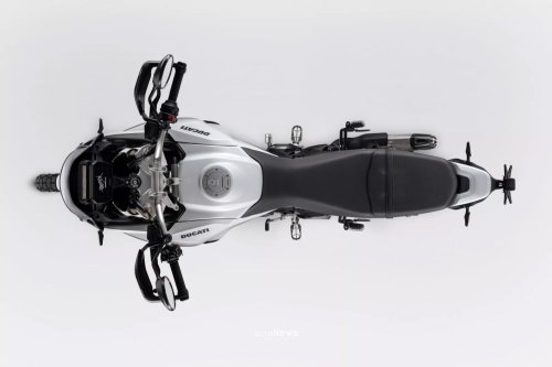 Adventure Bike Ducati DesertX 2026 Resmi Meluncur – MESIN V2 BARU, MAKIN SIAP OFF-ROAD