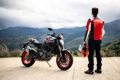 Ducati, Big Bike Ducati Monster – TAMPIL LEBIH GALAK DENGAN CORAK SPORT BARU