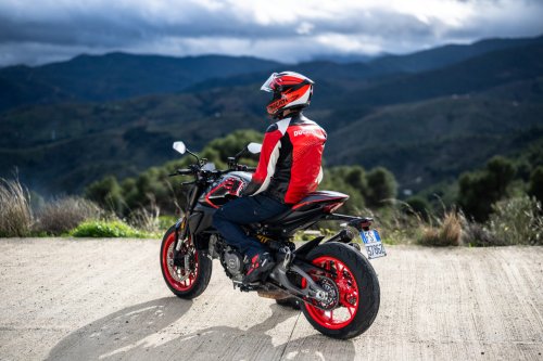 Big Bike Ducati Monster – TAMPIL LEBIH GALAK DENGAN CORAK SPORT BARU