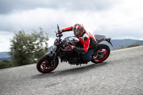 Big Bike Ducati Monster – TAMPIL LEBIH GALAK DENGAN CORAK SPORT BARU