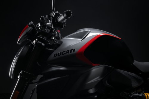 Big Bike Ducati Monster – TAMPIL LEBIH GALAK DENGAN CORAK SPORT BARU