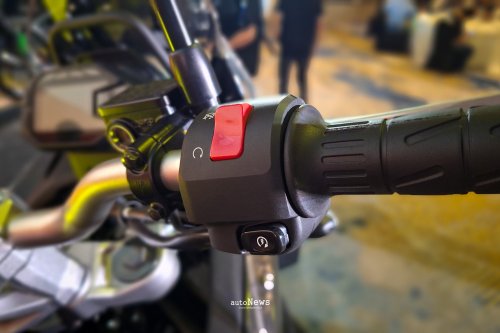 Adventure Bike Kawasaki KLE500: Motor ‘Salah Zaman’ yang Justru Menarik