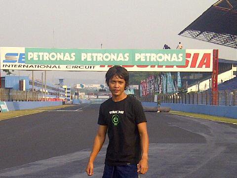 Honda Team Asia Veda Ega Pratama – LATIHAN DI PASAR SAPI GUNUNGKIDUL KE PODIUM MOTO3