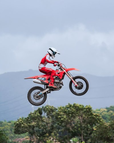 Honda Team Asia Veda Ega Pratama – LATIHAN DI PASAR SAPI GUNUNGKIDUL KE PODIUM MOTO3