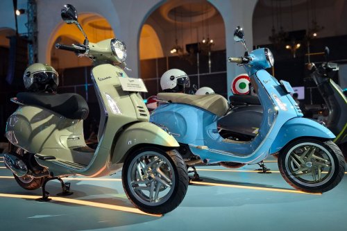 Motor Baru Vespa Primavera &amp; Sprint 180 – PUNYA BANYAK PILIHAN WARNA DAN AKSESORI