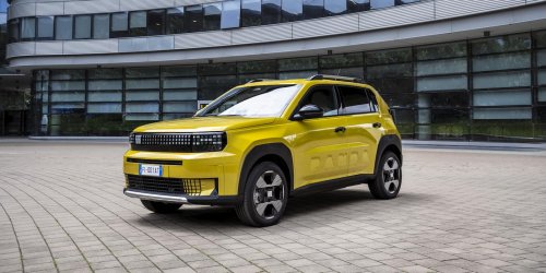 Jeep, Jeep maker says new $18,000 EV will be 'groundbreaking'