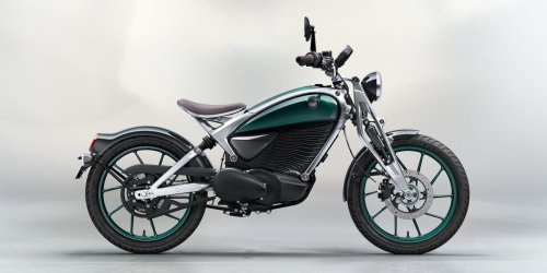 Royal Enfield’s first electric motorcycle spotted testing uncamouflaged, revealing new details | Electrek