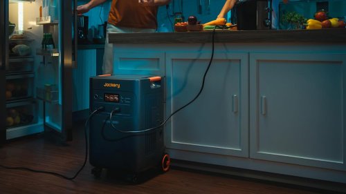 Jackery 5,040Wh power station + 2x 500W solar panels new $3,905 low, Anker SOLIX exclusive flash sale deals from $569, Navee, more
