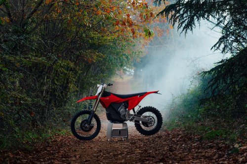 Leading e-dirt bike Stark Varg lets owners download a new trick