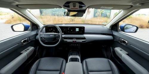 Kia, AWD, Kia's electric hatch gains AWD and nearly 350 miles of range