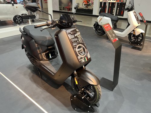 No, a moped doesn't always have pedals – and other inconvenient truths you may hate | Electrek