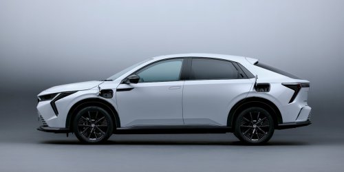 The Honda Insight is now a $35,000 EV, but don't get too excited