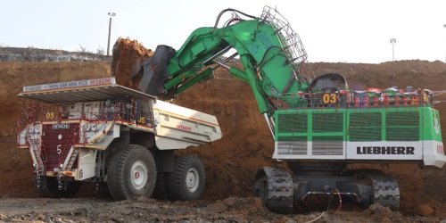 MASSIVE 600 ton excavator converted from diesel to electric