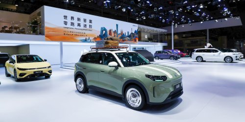 Jeep, Jeep maker says new $18,000 EV will be 'groundbreaking'