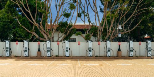 Battery, Electrify America opens its biggest battery-backed charging station